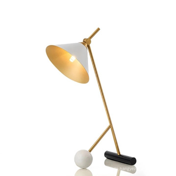 Neues Design Metalltischlampe modernes Schlafzimmer LED Tisch Schreibtischlampe